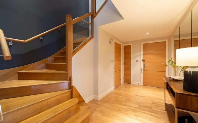 The Riverside Residence - 3bdr Flat With Balcony