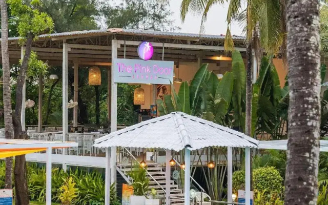 Foxoso La Beach Resort & Spa