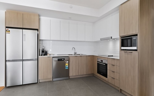 Newly Built 3 Bed Apartment With Onsite Parking