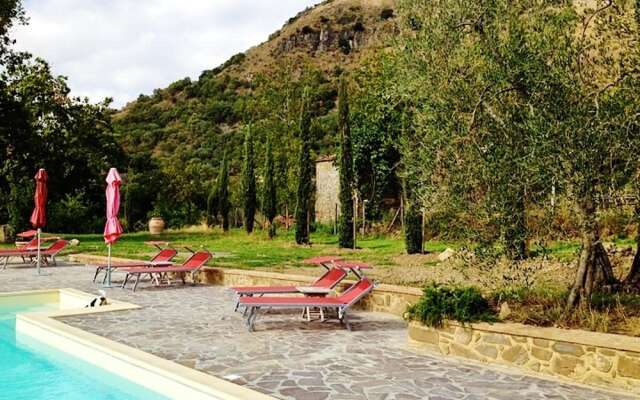 House With 4 Bedrooms in Montelaterone, With Wonderful Mountain View,