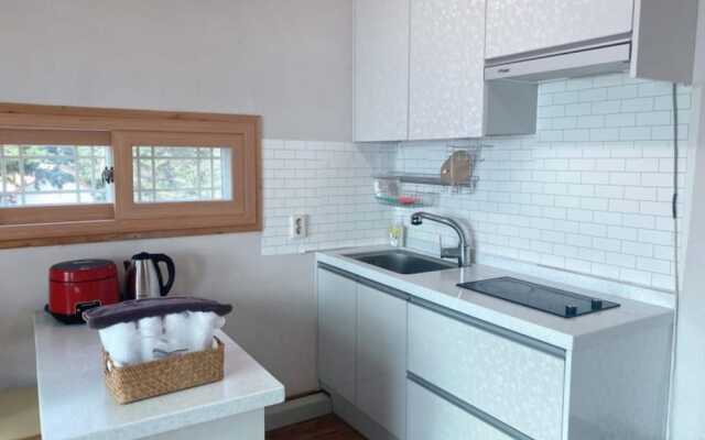 Sacheon Seopo Beach Pension