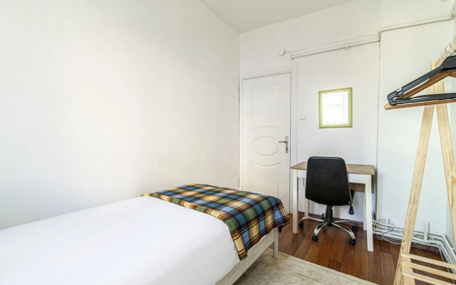 Charming Flat Next to Cevahir Shopping Mall