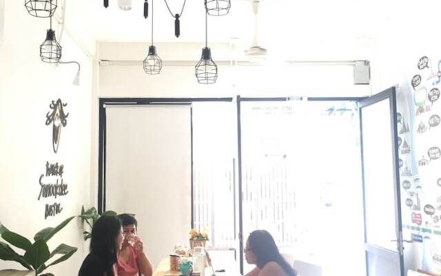 Bangkok Sanookdee - Adults Only