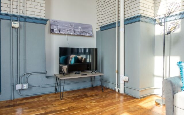 Spacious CLE Apartments by Frontdesk
