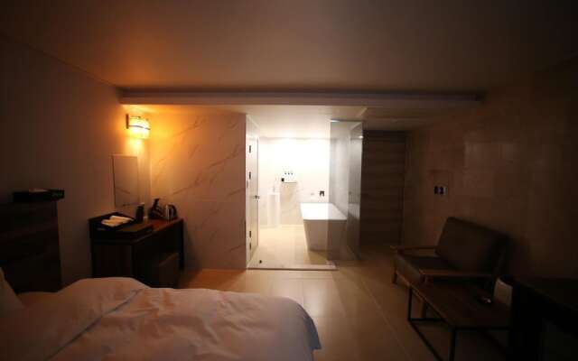 Hotel You&I