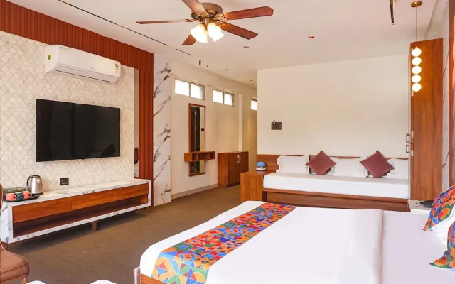 Fabhotel Majestic Inn