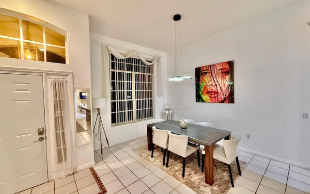 Westridge Super Exclusive 4BR Home Near Disney