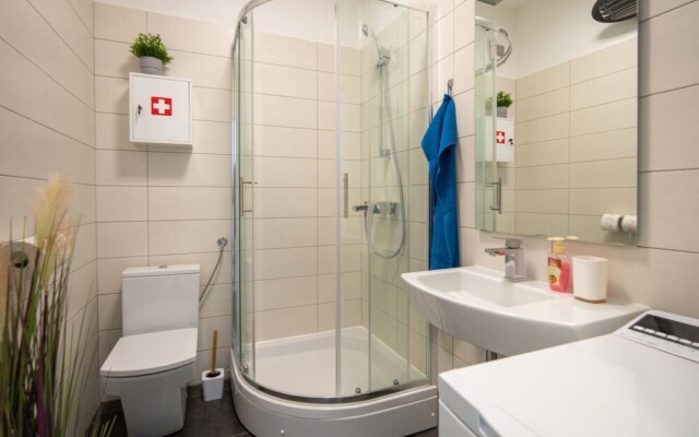 Ena 1 Trinajsti i in Trinajsti i