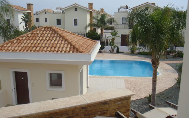 Jolie Villa
