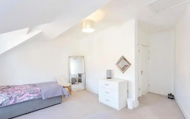 Blackpool Abode - Aurora