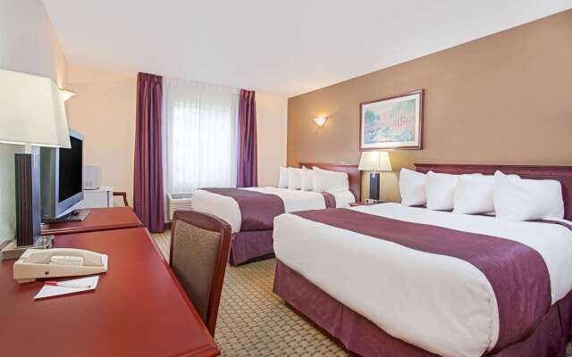 Ramada by Wyndham Red Deer Hotel and Suites