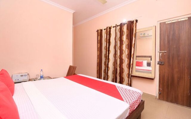 OYO 24423 Hotel Royal