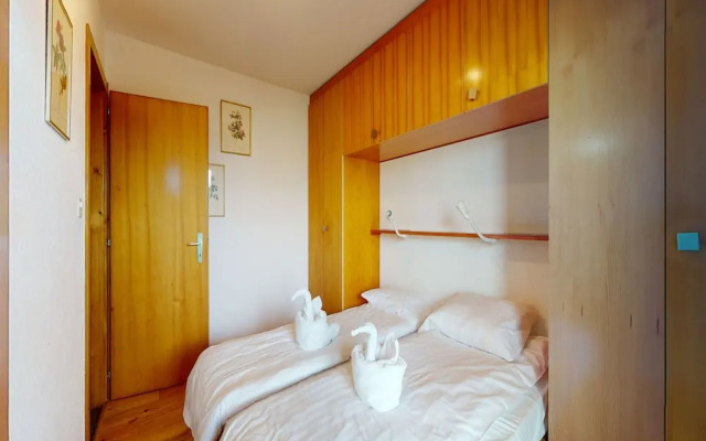 Apartment With Front Balcony