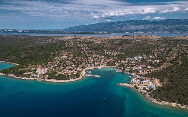 Villa Akulica With Heated Outdoor Pool and Seaview