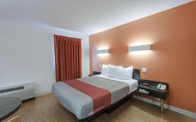 Motel 6 Brandon, MB