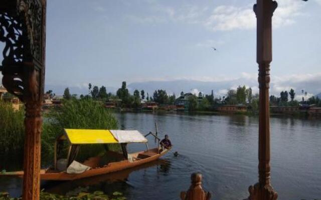 House Boat Omar Khayam