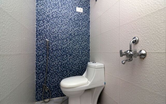 Oyo 23320 Hotel Ozone