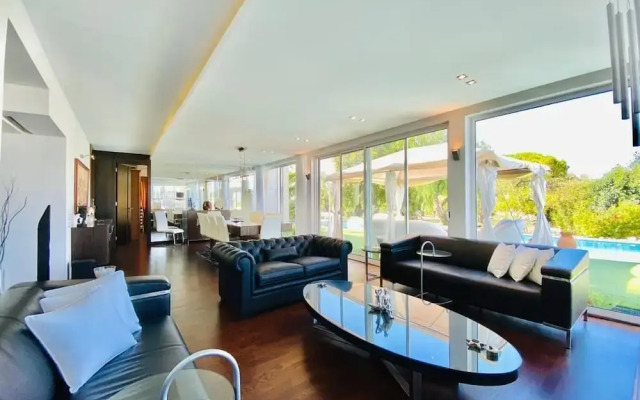 The Lake Villa Mountains & Sea view