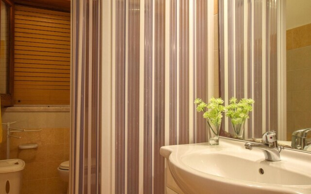 Beautiful Apartment in Gaggi With Wifi and 4 Bedrooms