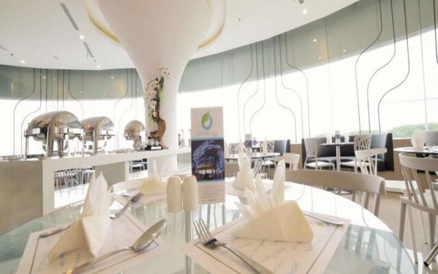 Ozone Hotel Pantai Indah Kapuk