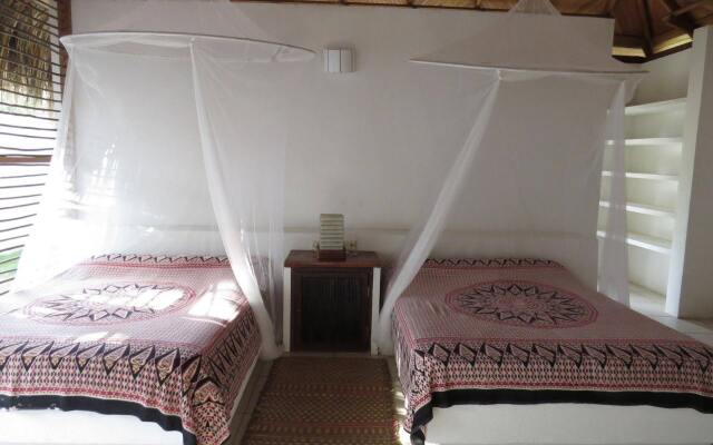 Huku Beach Hostel