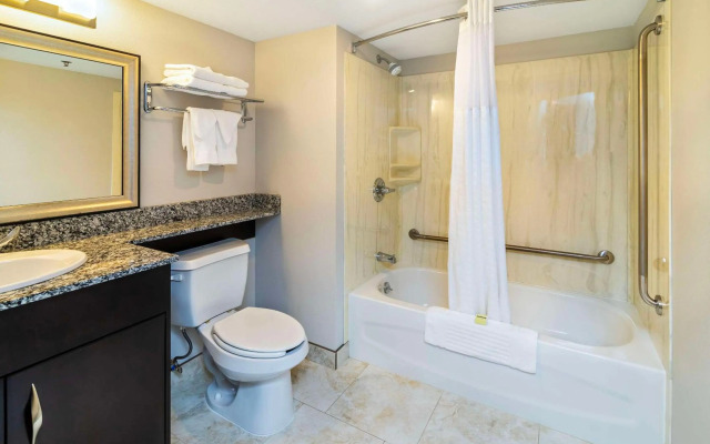 Comfort Inn & Suites