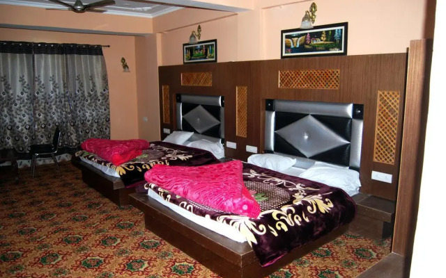 OYO 70586 Hotel Sobo Central