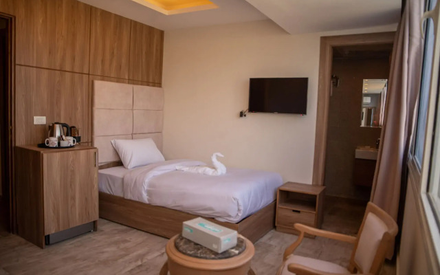 Nine Pyramids View Hotel