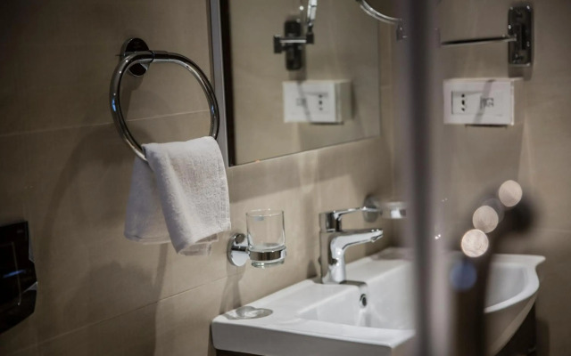 Naylover Hotel Suites