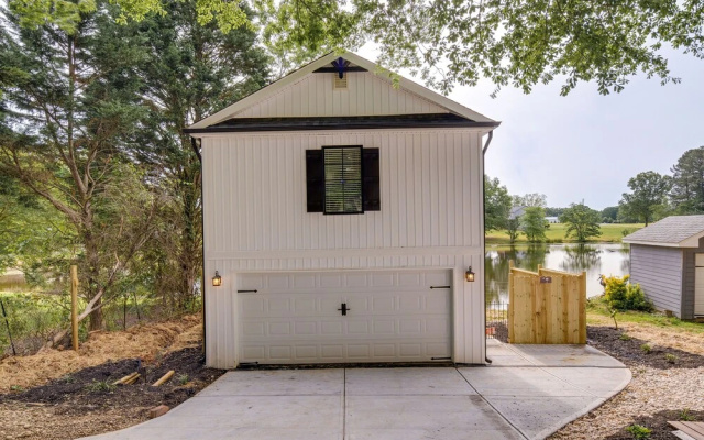 Peaceful Waterfront Studio 16 Mi to Greenville!