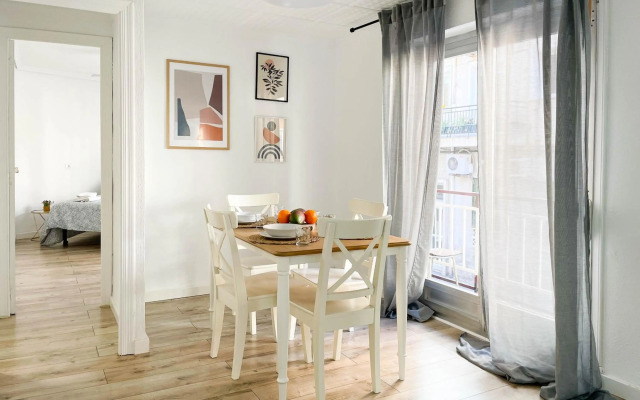 Modern 2 bedroom apartment close to city center