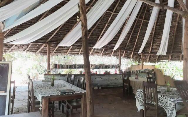 Swahili Divers and Gecko Nature Lodge