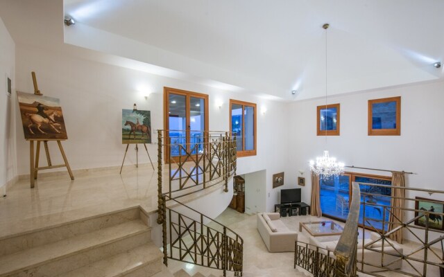 Mansion by Estia