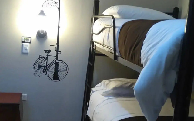 Hostal Urban Inn - Hostel