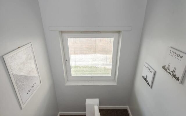 Stunning 2BR Flat Near Burgess Park W/garden