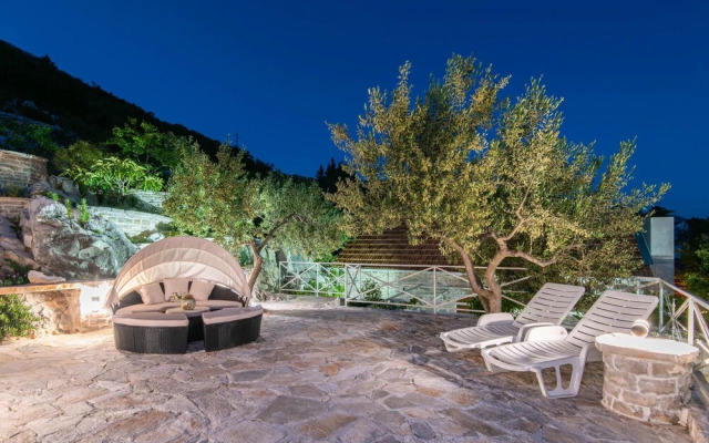 The Hidden Treasure Village - 3 Villas