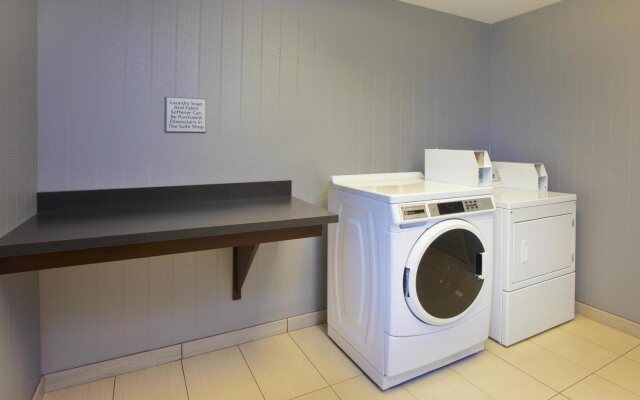 Hampton Inn & Suites Elyria