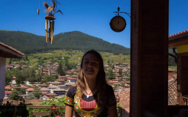 Емили Фемили Хаус