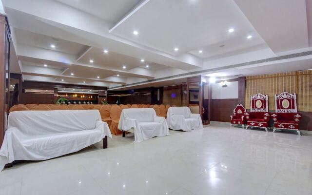 OYO 11376 Golden Park