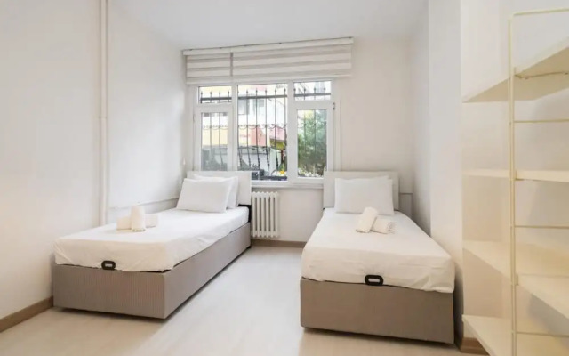 Central Stylish House in Gayrettepe