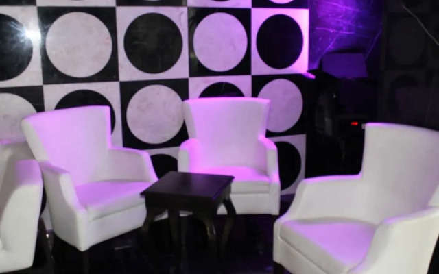 La Fontaine Diora Hotel