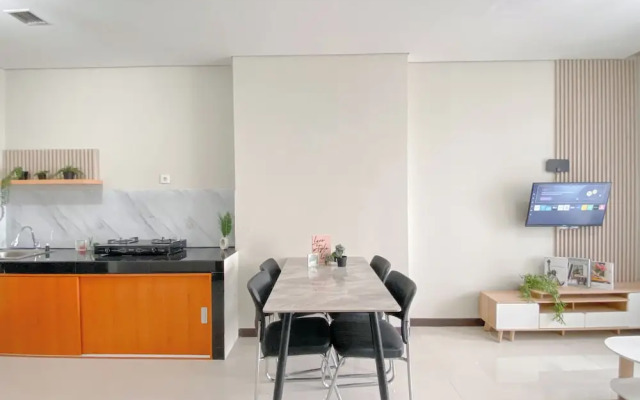 Comfortable And Homey 2Br Apartment Nifarro Park