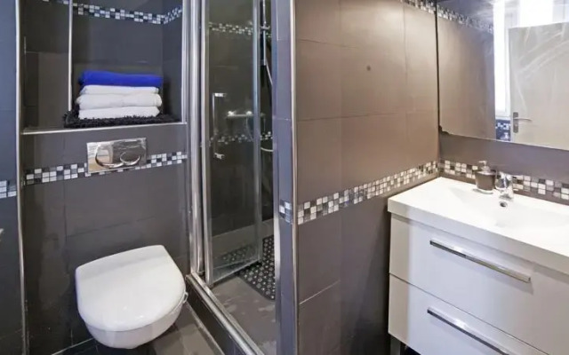 Exceptional Appart champs Elysées Paris