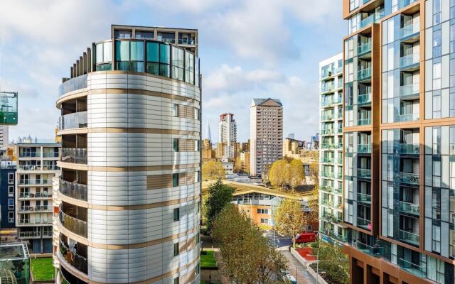 Spacious 3-bed apt Canary Wharf Great View