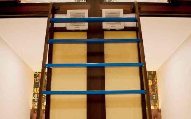 FixOn Capsule Hotel