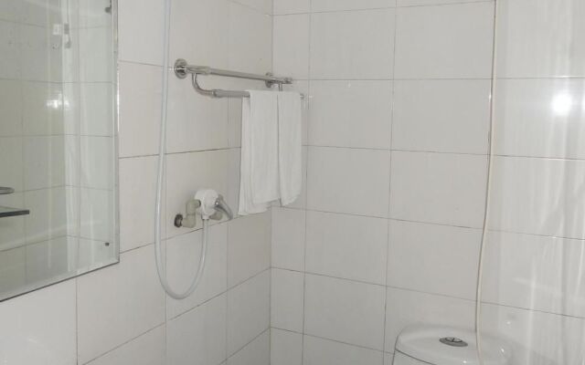 Qingdao Peninsula Four Seasons Business Hotel