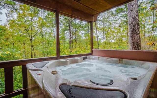 Crooked Pine Cabin With Swing and Hot Tub on the Deck by Redawning