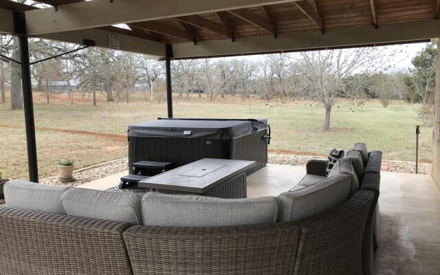 Pecan Farm Haus in Fredericksburg