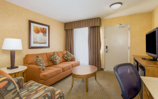 Phoenix Place Hotel & Suites