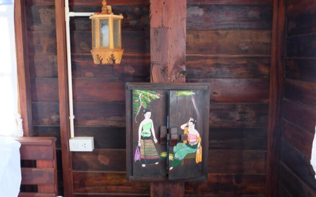 Baan Kun Tuad Ko Si Chang